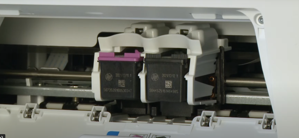 Store Cartridges Properly and Use Only Genuine HP Replacements Store Cartridges Properly and Use Only Genuine HP Replacements